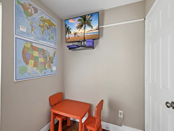 Canal Front 4 Bedroom Vacation Home Sleeps 10 Marco Island